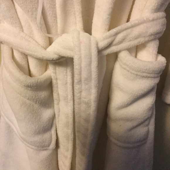 VS PINK Robe - Picture 3 of 3